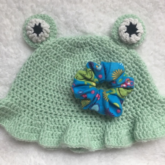 Crochet froggy bucket hat - Picture 3 of 4